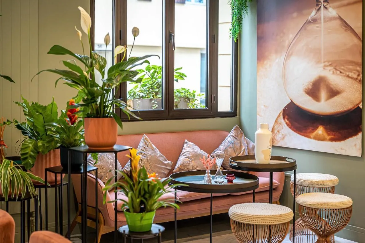 Hotel Ariane Montparnasse By Patrick Hayat Paris