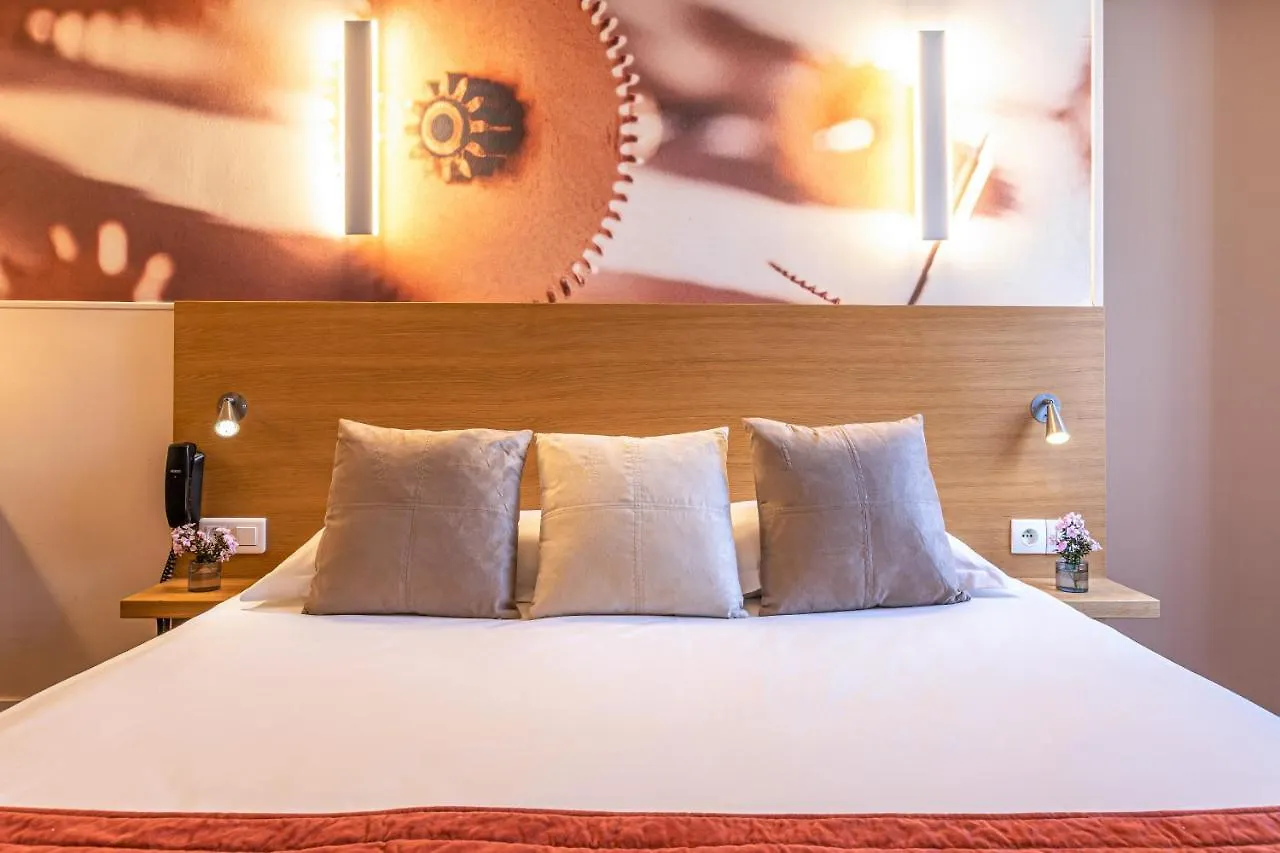 Hotel Ariane Montparnasse By Patrick Hayat Paris